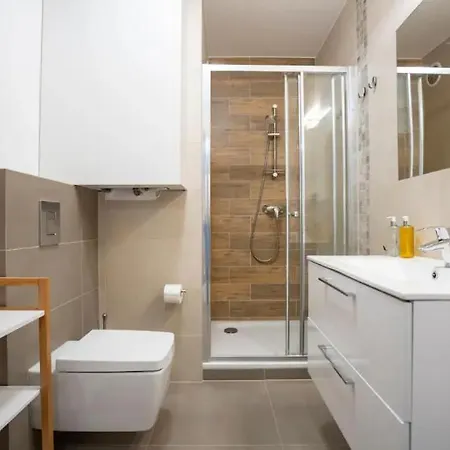 شقة Srodkowa Widok Na 2 Pietro Garaz Gratis *