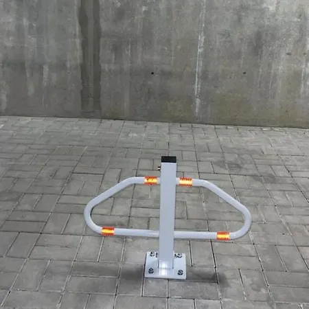 Srodkowa Widok Na 2 Pietro Garaz Gratis شقة